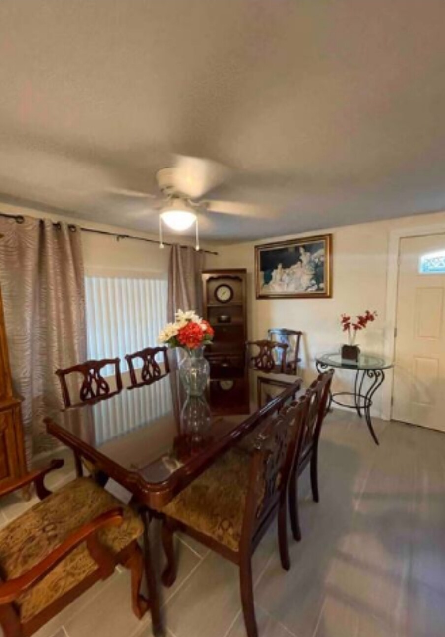 Building Photo - 73390 Broadmoor Dr