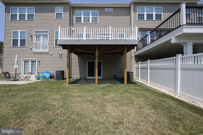 Building Photo - 28 Isabelle Ct