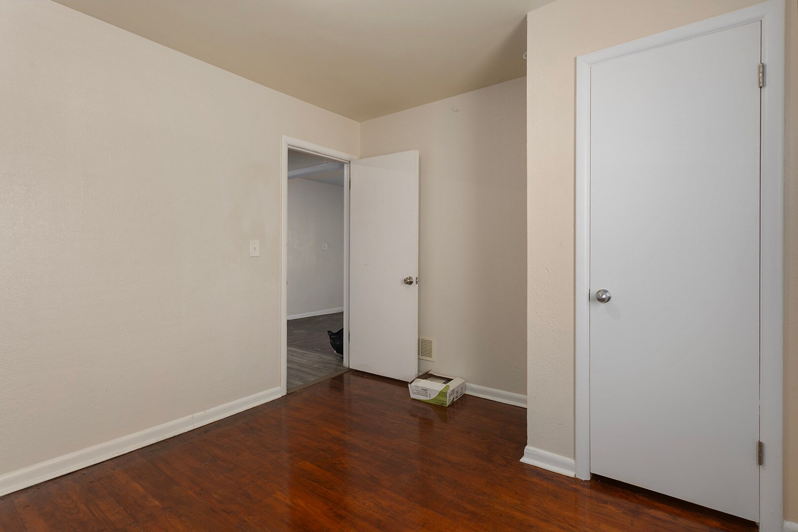 Building Photo - 9711 E 18th St S