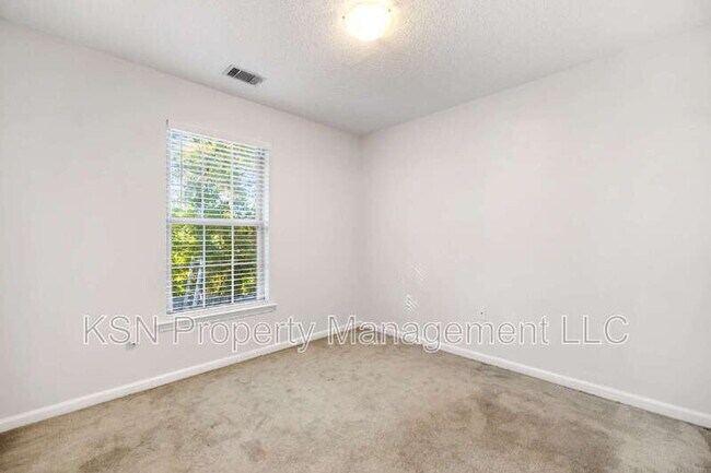 Building Photo - 123 Salt Landing Cir