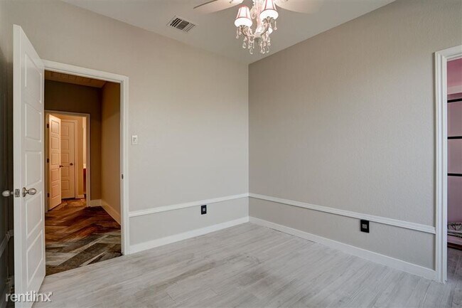 Building Photo - 230 Telluride Dr