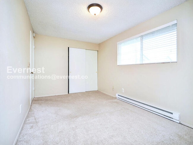 Building Photo - 301 E 2nd St