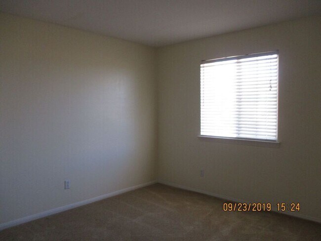 Building Photo - 31419 Orchard Ln