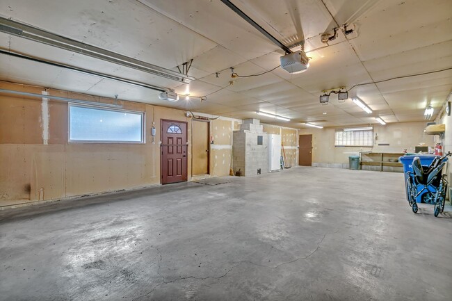 Building Photo - Looking for a Dream Garage attached to a R...