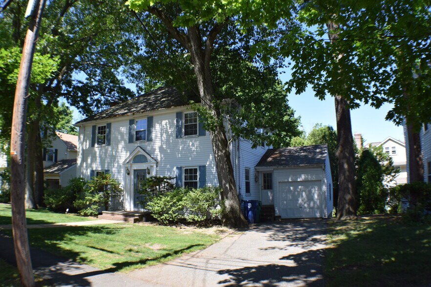 Building Photo - 9 Bertrand Rd