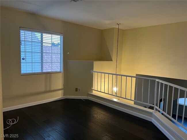 Building Photo - 2121 Sun Swept Way