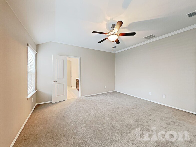 Building Photo - 529 Cheyenne Dr