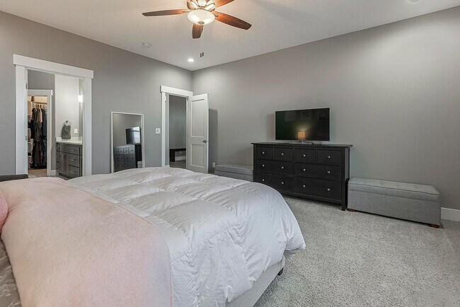 Building Photo - Modern 4BD/3BA Rental with Garage & Fenced...