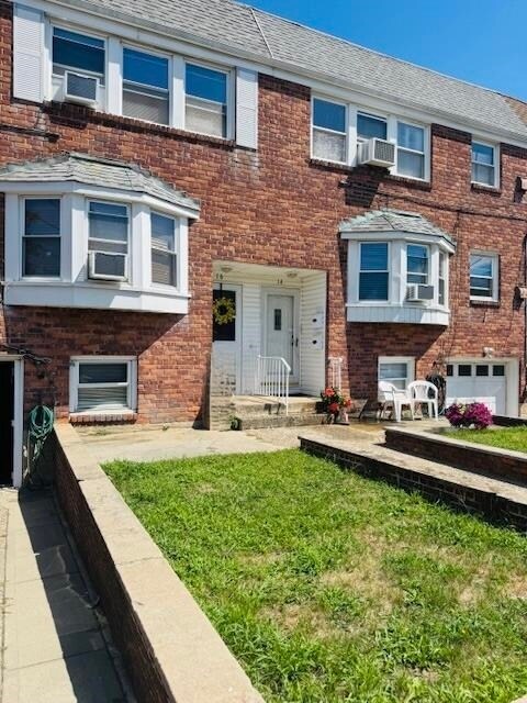 Building Photo - 16 Briarwood Rd