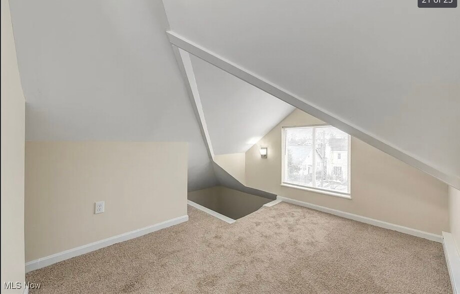 Building Photo - 2085 Chesterland Ave