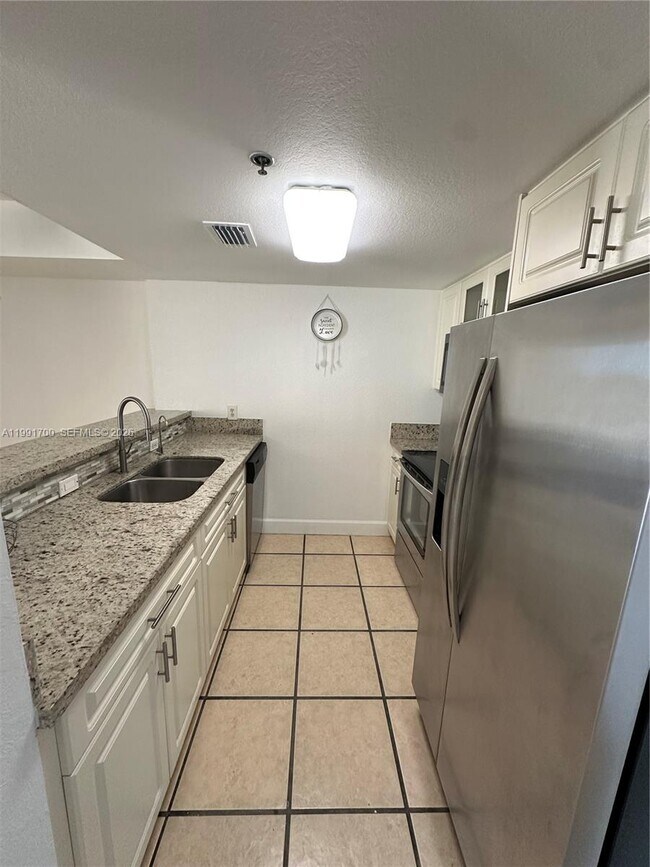 Building Photo - 814 NW 36th Ave