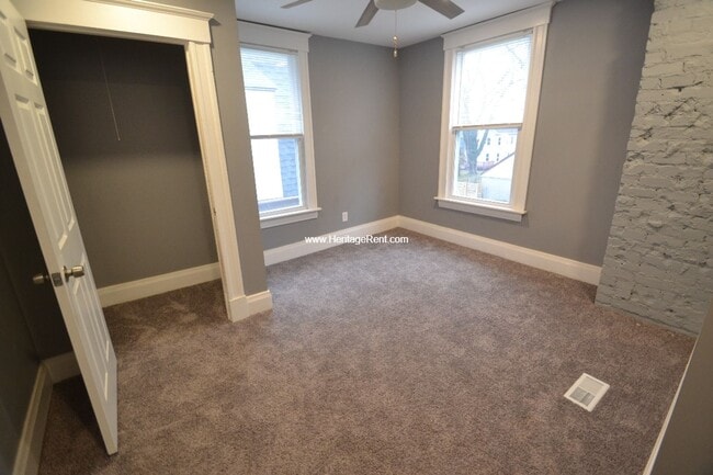 Building Photo - Beautifully refinished 3 bed 2 bath home in Evanston