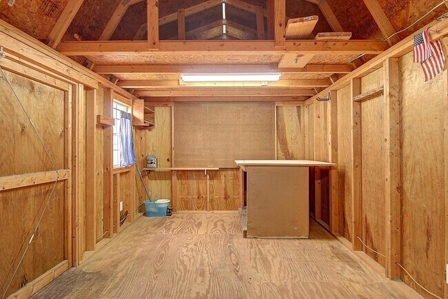 Building Photo - 2409 Gold Star Dr