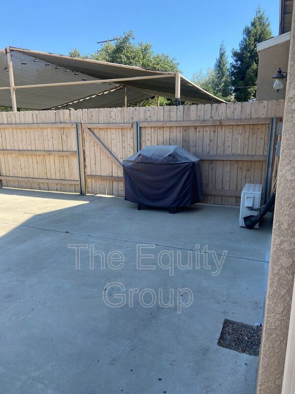 Building Photo - 650 Auburn St