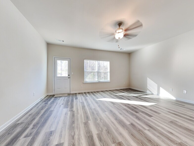 Building Photo - 332 Oliver Dr