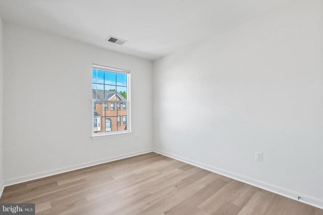 Building Photo - 200 Chesterbrook Ct