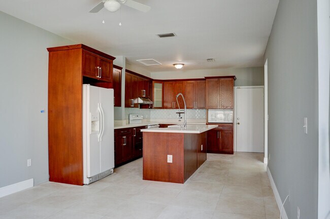 Building Photo - 15895 NW 5th St