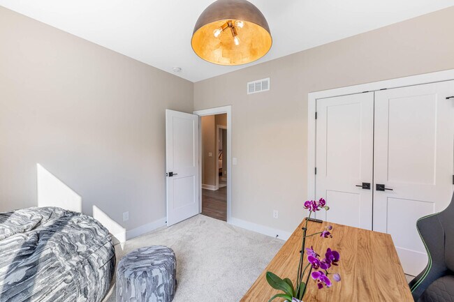 Building Photo - 856 BELLE Rdg Lp