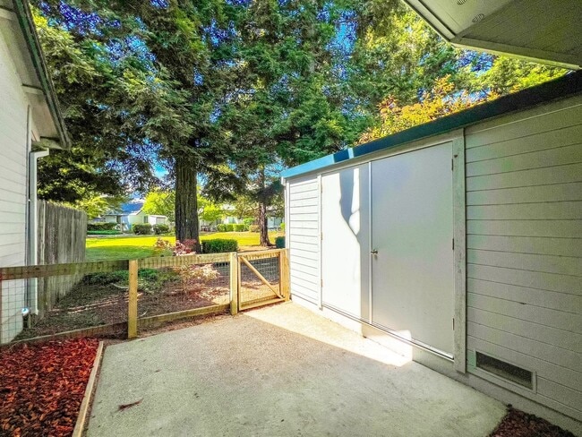 Building Photo - Spacious 2 Bed/2.5 Bath Napa Condo in Peac...
