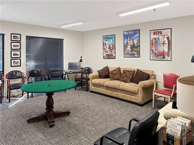 Building Photo - 475 Mount Vernon Hwy NE