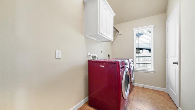 Building Photo - 5903 Falling Briar Lane