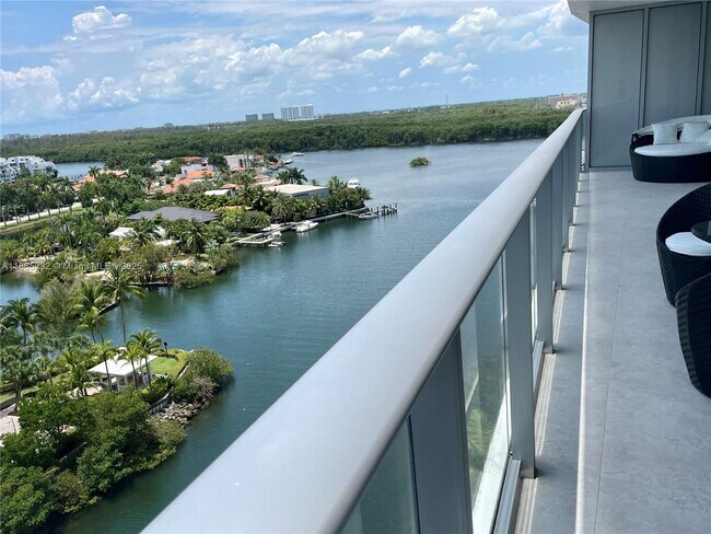 Building Photo - 300 Sunny Isles Blvd