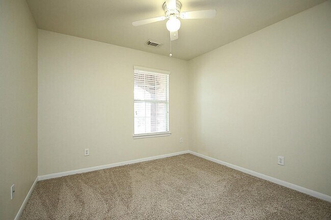 Building Photo - 29619 S Legends Bend Dr