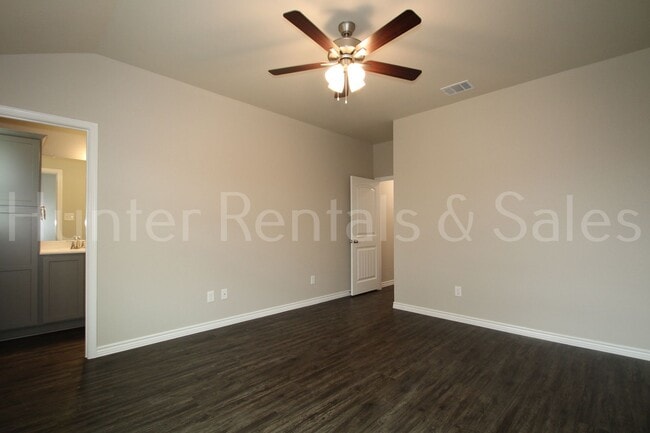 Building Photo - 505 Bonnie Dr