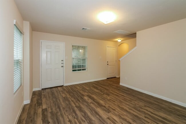 Building Photo - 6014 Peaceful Ridge Dr