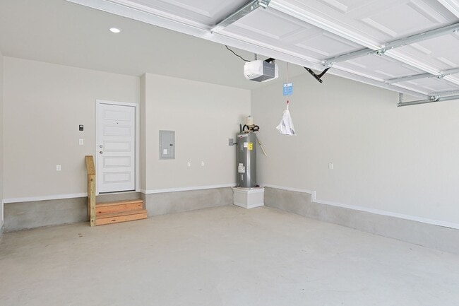 Building Photo - 460 Emma Dr