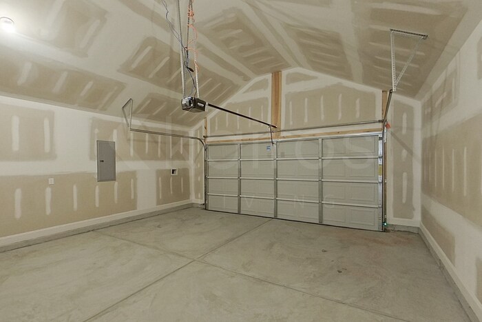 Building Photo - 106 Western Red Cedar Dr