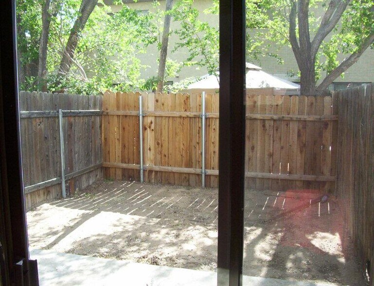 Building Photo - 16428 Orange St