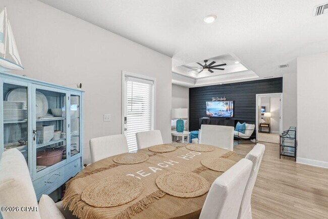 Building Photo - 350 Emerald Cove St
