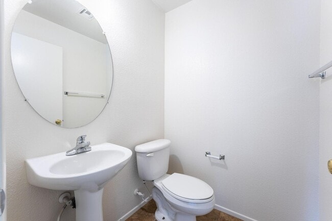 Building Photo - Cute Two-Story Home