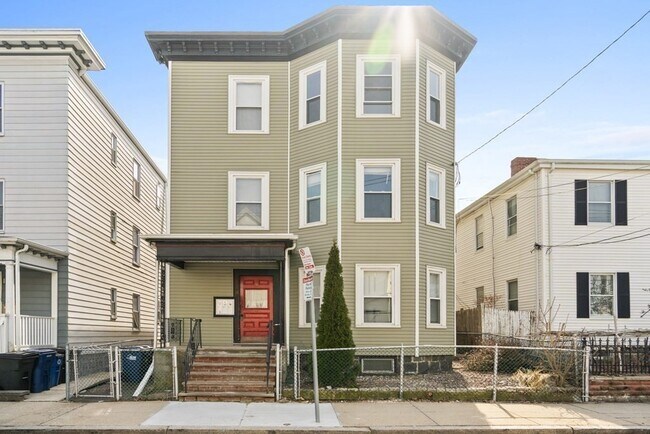 Building Photo - 33 Harbor View St