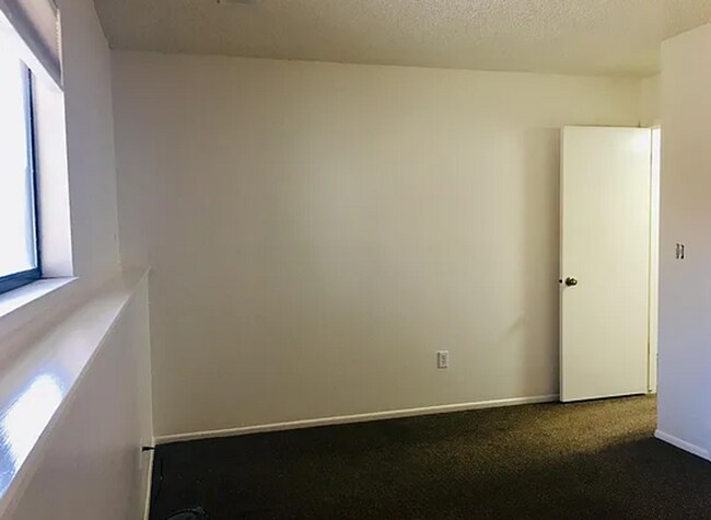 Building Photo - 1 Centaur Ct