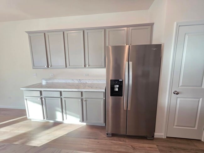 Building Photo - 5919 Hawkweed Dr