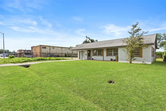 Building Photo - 618 Heidrich St
