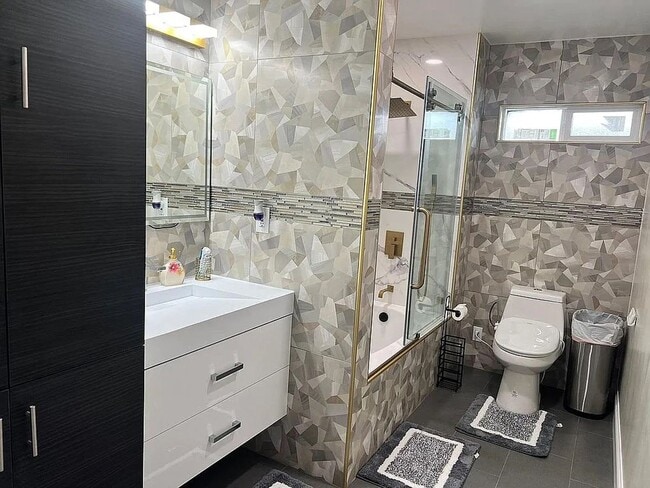 Building Photo - BEAUTIFUL HOME IN SANTA CLARA