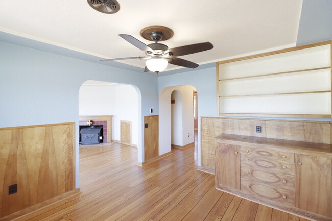 Building Photo - Charming 2 Bed / 1 Bath Home in Redmond!