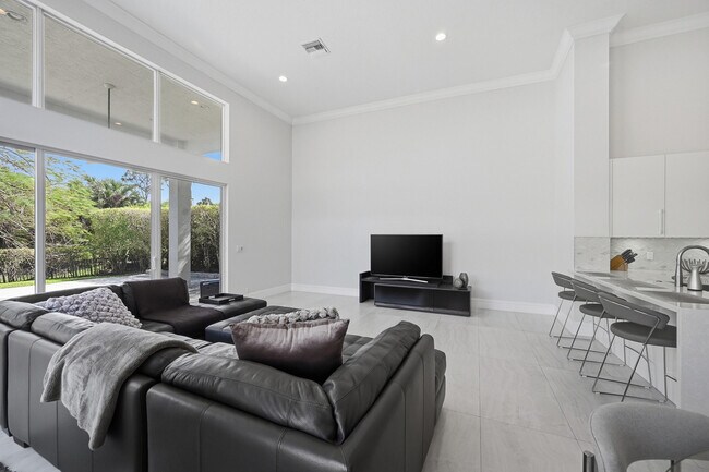 Building Photo - 5006 NW 24th Cir