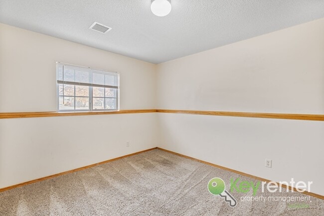 Building Photo - Beautifully Updated 3-Bedroom Bi-Level Home Near Wichita – Cul-de-Sac Location