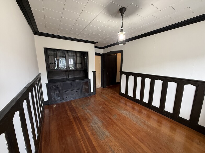 Building Photo - 104 Mount Auburn St