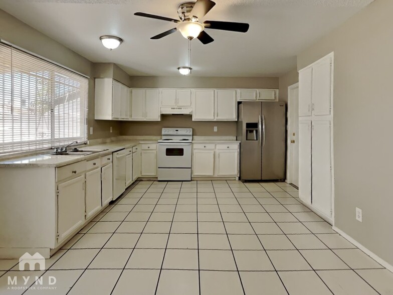 Building Photo - 4045 E Nancy Ln