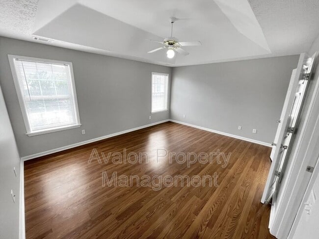 Building Photo - 1926 Leacroft Ct