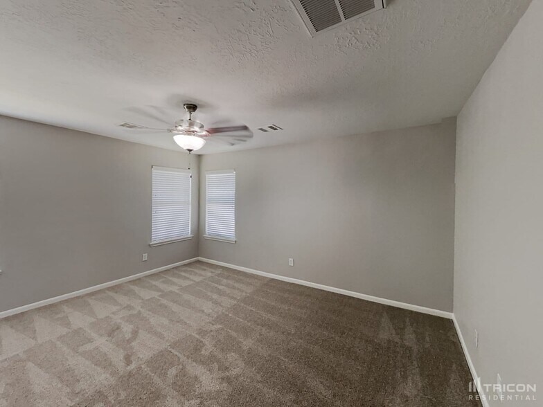 Building Photo - 6811 Rustic Pecan Ln