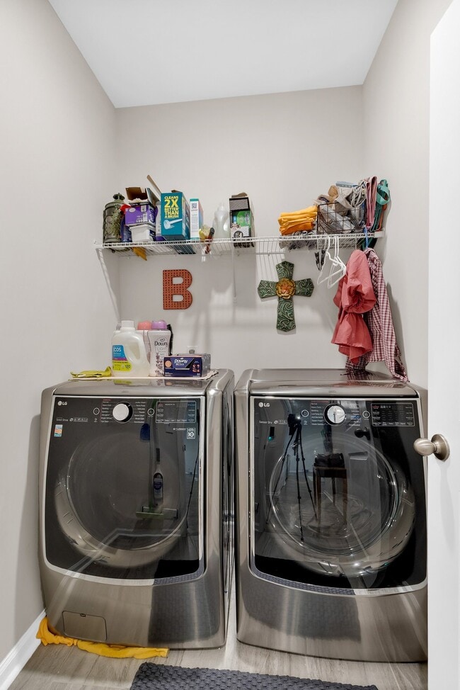 Building Photo - 376 Brennan Dr