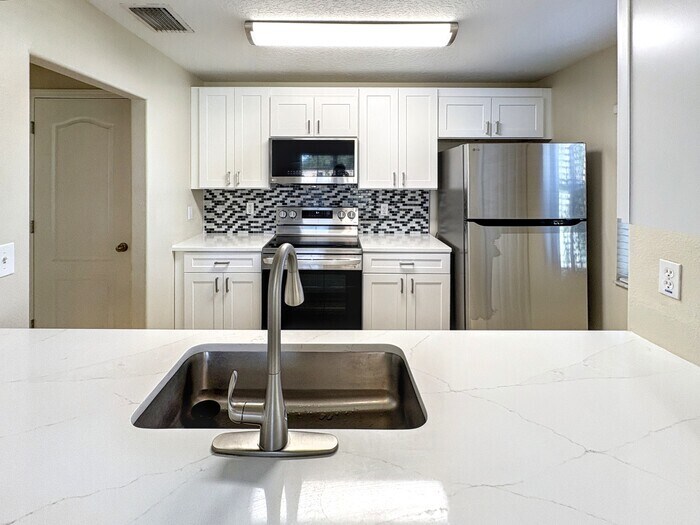 Building Photo - 5406 Fieldstone Dr