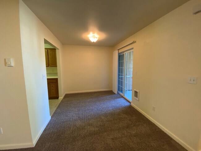 Building Photo - North Gilham Condo