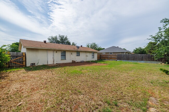 Building Photo - For Lease